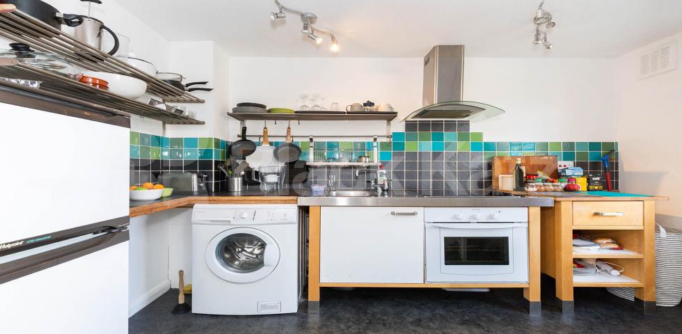 Amazing recently refurbished spacious one bed minutes to euston & regents park Purchese Street, Euston